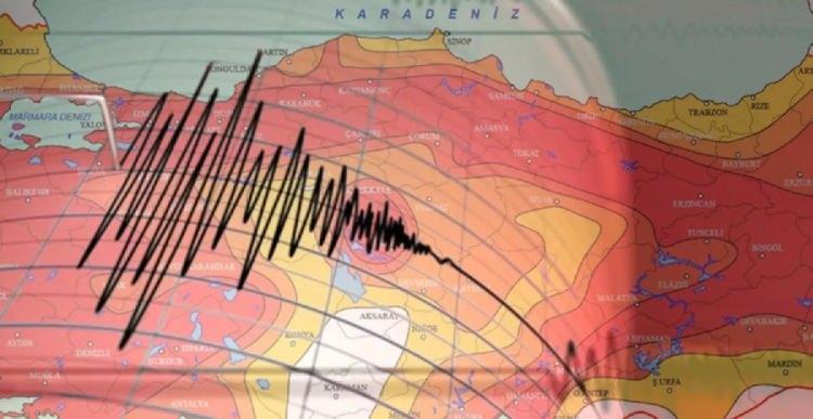 <p><span style="color:#000000"><strong>Haritaya göre, 45 ilde 5,5 ve üzeri büyüklükte deprem üretebilecek potansiyelde 485 diri fay dikkat çekiyor. </strong></span></p>
