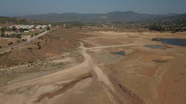 

<p>Bodrum’daki su seviyesi kuraklık nedeniyle ölü hacmine düşen Mumcular Barajı’na, Geyik Barajı’ndan su takviyesi yapılacağı için 11 mahallede su kesintisi yaşanacağı duyuruldu. </p>
<p>
”/><br />
						</figure>
</p></div>
</p></div>
<p>								<!-- Scroller Status / Loading --></p>
<p>				<input id=