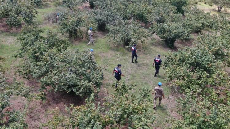 <p>Bunun üzerine Kocaeli İl Jandarma Komutanlığına bağlı komando ekipleri, fındık hırsızlığına karşı özel ekip kurarak harekete geçti.</p>
