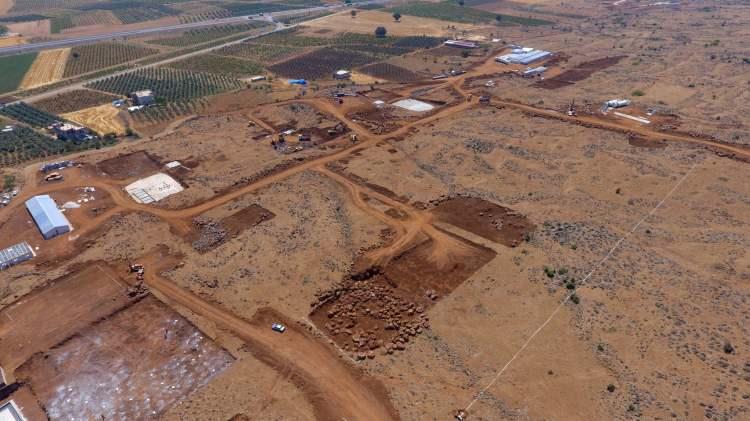 <p>Kahramanmaraş merkezli depremlerde Hatay’da binlerce bina yerle bir olmuş 25 bine yakın insan vefat etmişti.</p>
