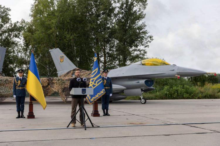 <p><span style="color:#FF0000"><strong>UKRAYNA DÜN İLK F-16'LARINI ALDI</strong></span></p>

<p>Ukrayna Devlet Başkanı Volodimir Zelenskiy, F-16 savaş uçaklarının ülkesine teslim edildiğini duyurdu.</p>

<p> </p>
