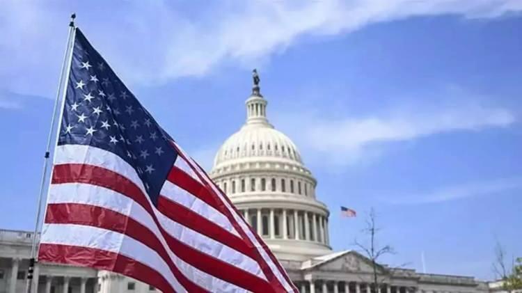 <p>Amerikan Yönetimi, İsrail'i, olası misillemeye karşı korumak için Körfez'deki askeri varlığını artırıyor. Blinken, bunun sadece savunma amaçlı yapıldığının altını çizdi. Olası bir saldırıya hazırlık için Merkez Kuvvetler Komutanı General Michael Kurilla da İsrail'e gönderildi.</p>
<p> </p>