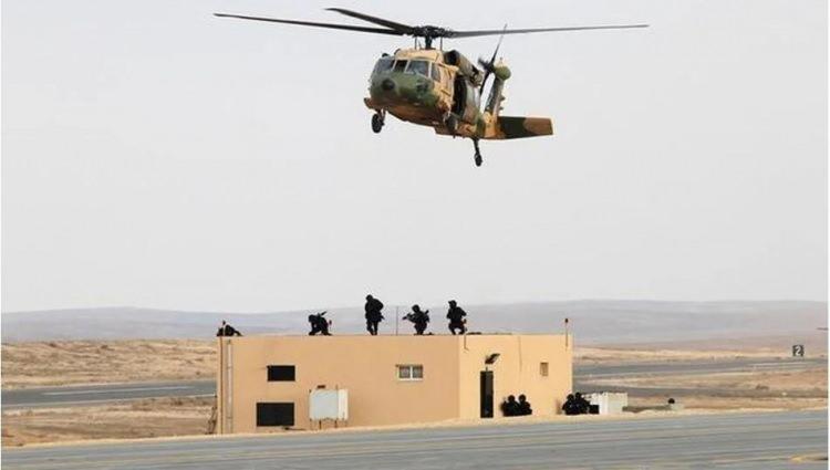 <p>İsrail Başbakanı Benyamin Netanyahu da ordu ve istihbarat birimlerinin başkanlarıyla toplandı. </p>
<p> </p>