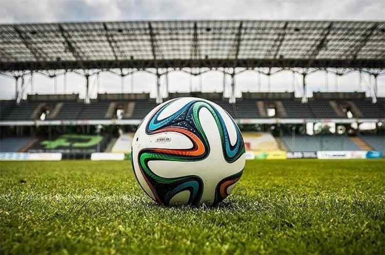 <p>Uluslararası Futbol Tarihi ve İstatistikleri Federasyonu (IFFHS), son 1 yılın verilerini baz alarak dünyanın en iyi takımları listesini güncelledi.</p>