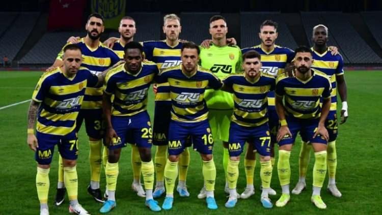 <p><strong>325- Ankarag&uuml;c&uuml; / 1. Lig</strong></p>
