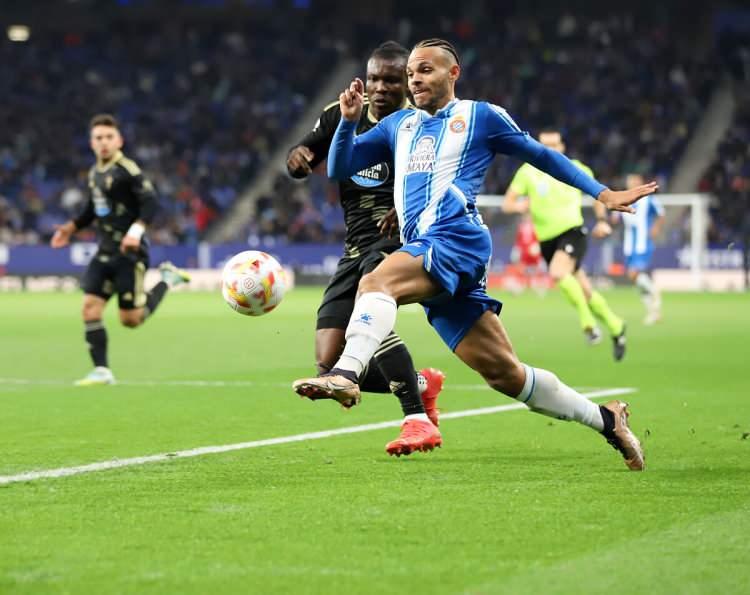 <p>Bu karşılaşmalarda 32 kez gol sevinci yaşayan 33 yaşındaki forvet, 5 de asist yaptı.</p>
