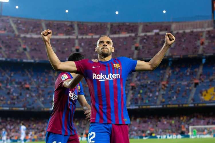 <p>Braithwaite'nin Fransa'da bir giyim markası, İspanya'da bir restoranı, ABD'de 250 milyon euro değerinde bir emlak işletmesi ve daha birçok şirketi bulunuyor.</p>