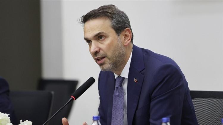 <p>Ekipmanların, iş makinelerinin ve kulelerin tespit ettiğimiz kuyulara götürülmesi ve sonrasında da üretilen petrolün transferi için bu konuya özel önem verdik." değerlendirmesinde bulundu.</p>
