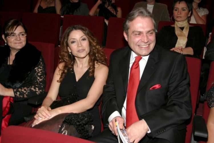 <p>En son Baba dizisinde Emin Saruhanlı karakterine hayat veren usta sanatçı Haluk Bilgine, eski eşi Aşkın Nur Yengi’nin konserinde obejktiflere yansıdı.</p>
<p> </p>