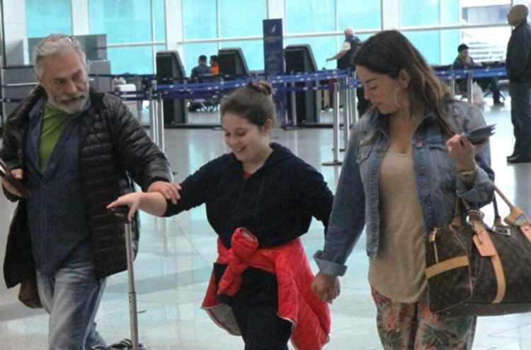 <p>Kendine has tavırları ve açıklamalarıyla zaman zaman gündem olan ünlü isim bu defa kızı Nazlı ile gündem oldu.</p>
