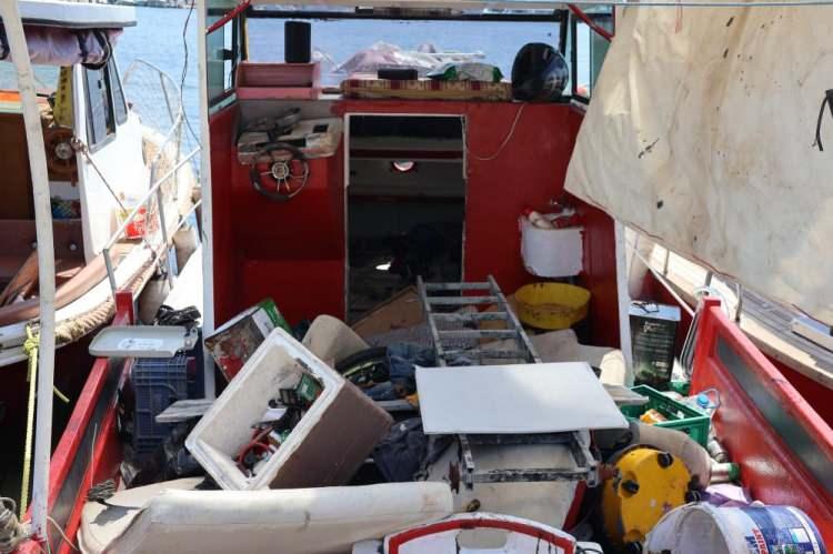 <div id="ag-1723037250512"> </div>

<p>Polis, olayın ardından tekne sahibi Şenol A., eşi Belgin A. ve bir çalışanını gözaltına aldı.</p>

<p>
<script src="chrome-extension://lopnbnfpjmgpbppclhclehhgafnifija/aiscripts/script-main.js"></script>
</p>
