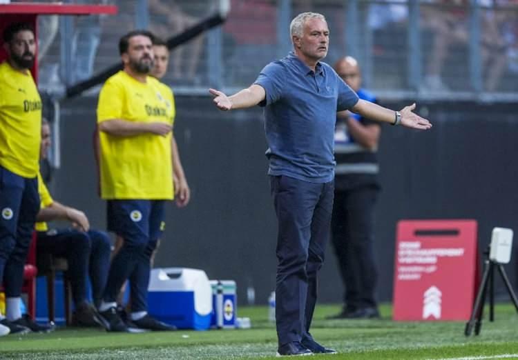 <p><strong>Record</strong>: Lille, Fenerbahçe'yi 2-1 mağlup etti ve Mourinho'yu riske attı.</p>
