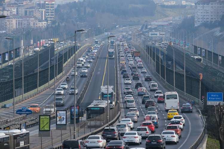 <p>Yola çıkıldıktan 2.5 saat sonra YOL HİPNOZU başlar.</p>