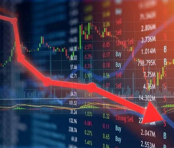 <p>S&P 500 endeksi yüzde 4,07 azalışla 5.128,93 puana ve Nasdaq endeksi 1000 puanın üzerinde düşerek yüzde 6,25 kayıpla 15.728,46 puana geriledi.</p>
