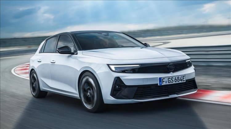 <p>Bunun yanı sıra Opel Astra 1.2 130 HP Benzin AT8 versiyon otomobil 1.600.900 TL'den satışa sunulsa da kampanyalı olarak 1.449.900 TL'den satın alınabiliyor. Ancak kampanyanın nakit alımlar için geçerli olduğu ve bazı durumlarda kampanyanın şartlarında değişiklik olabileceği de belirtildi.</p>
<p> </p>