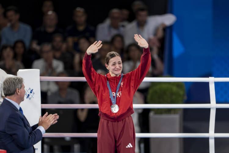<p>Buse Naz Çakıroğlu - (Boks) - Gümüş Madalya</p>