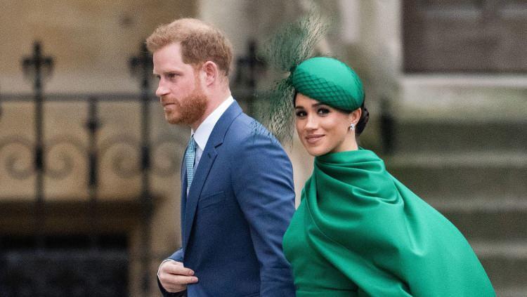 <p><strong>Röportaj sırasında Meghan Markle'n kocası Harry'nin konuşmasına bile zor katlandığını ifade eden Angela Levin; <em>"Harry'nin konuşmasına katlanamıyordu. O konuşurken Harry'ye yüzünde korkunç bir ifadeyle baktı. Çünkü Harry'nin konuşmasını istemiyordu." </em>dedi.</strong></p>
