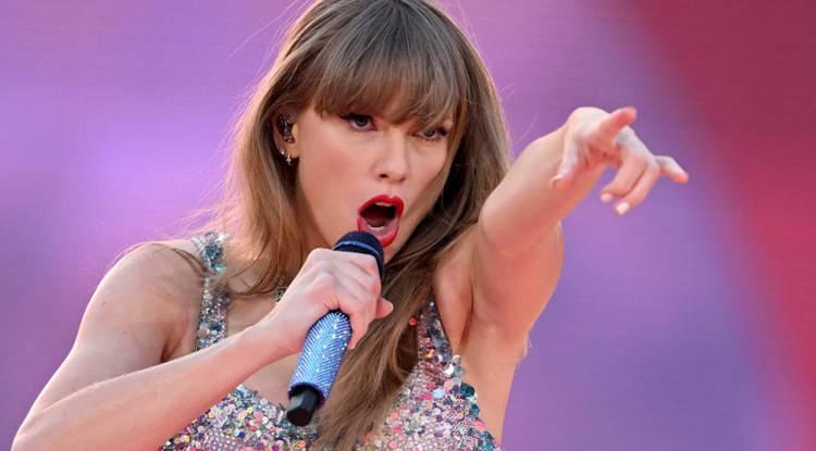 <p><span style="color:#B22222"><em><strong>Taylor Swift'in geçtiğimiz yıl "Eras" turnesinin Viyana ayağı, iki kişinin Avusturya'nın başkentindeki Ernst Happel Stadyumu’nda saldırı planmasıyla büyük paniğe neden olmuştu. Saldırı planladığı için tutuklanan şahıs, ifadesinde Dubai, İstanbul ve Mekke'de eş zamanlı saldırılar planladıklarını açıkladı. </strong></em></span></p>