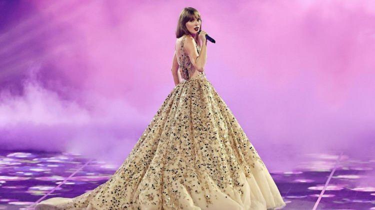 <p><span style="color:#000000"><strong>Taylor Swift'in 3 konserine radarına alan iki DEAŞ şüphelisinin saldırı yapmayı planladığı iddia edildi ve şüpheliler yakalandı. Avusturya Emniyet Genel Müdürü Franz Ruf, iki erkek şüpheliden birinin 19 yaşında olduğunu belirtirken Avusturya vatandaşı olan şüphelinin evinde yapılan aramada çeşitli kimyasal maddelere ulaşıldığını açıkladı.</strong></span></p>

