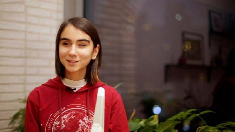 <p><strong>Aynı süreç içerisinde Microsoft Türkiye'de 'I'm An Engineer' programı bağlamında Microsoft'un Öğrenci Elçisi olarak çalışan Zülal Tannur, Türkiye'nin ilk görme engelli teknoloji elçilerinden biri olarak yetiştirildi.</strong></p>
