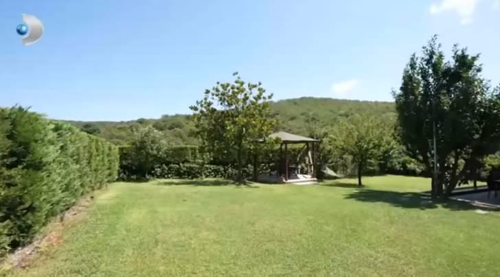 <p>Estetik haberleriyle sık sık g&uuml;ndeme gelen Umut Aky&uuml;rek'in kır evi g&ouml;renleri b&uuml;y&uuml;ledi.&nbsp;</p>

<p>&nbsp;</p>
