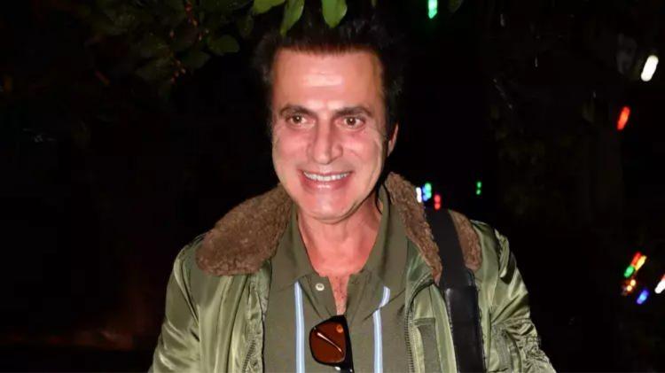 <p>Gazetecilerin sohbet isteğini kırmadı. Yine iyilik dolu açıklamalar yaptı.</p>

<p> </p>
