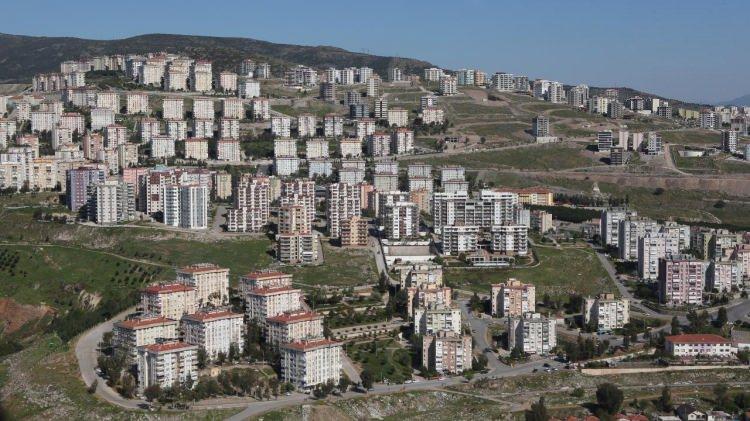 <p><strong>Doğrulanmış ilan, otomotiv sektöründe de geçerli olacak mı?</strong></p>
<p> </p>
<p>Düzenleme ilk etapta emlak sektöründeki ilanlarda uygulanacak. Ancak ilerleyen süreçte otomotiv satışlarında da doğrulanmış ilan düzenlemesine geçilecek.</p>