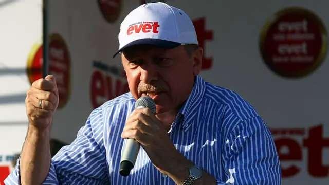 <p><span style="color:#B22222">2010 halk oylaması</span></p>
