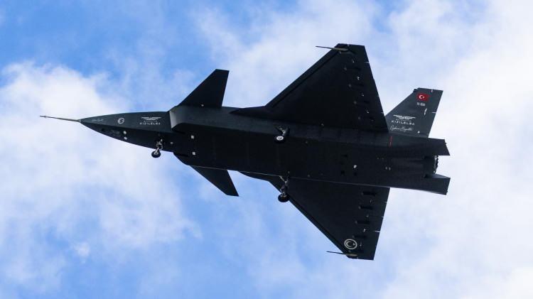 <p>İnsansız savaş uçağı KIZILELMA PT-3 birçok uçuşu başarıyla tamamladı. </p>