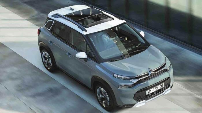 <p>Citroen otomotiv firmasının e-C4 X modeli, elektrikli otomobil satın almak isteyen birçok insanın gündeminde. Ayrıca açıklanan ağustos ayı fiyat listesi incelendiğinde, e-C4 X 2023 model yılı, 100 KW, Shine Bold aracın 1.520.000 TL yerine 1.275.000 TL'den satın alınabileceği görüldü.</p>
<p> </p>