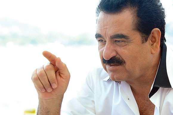 <p><span style="color:#000000"><strong>Beyaz TV ekranlarında izleyiciyle buluşan 'Beyaz Magazin' programına telefonda bağlanan İbrahim Tatlıses, Işıl Çıtak'ın sesini duyar duymaz öfkeden deliye döndü. </strong></span></p>