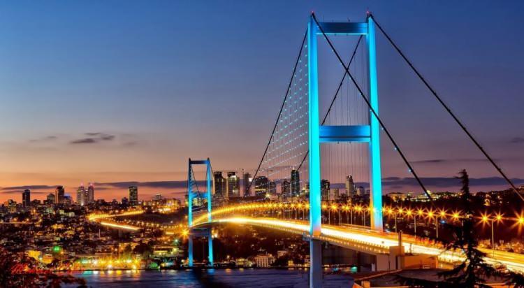 <p> 15 Temmuz Şehitler Köprüsü</p>
<p> </p>
<p>İstanbul</p>