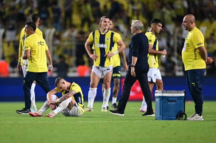 <p>UEFA Şampiyonlar Ligi 3. eleme turunda İstanbul'da Lille ile 2-1'in rövanşında karşılaşan Fenerbahçe, rakibi ile uzatmada 1-1 berabere kalarak Devler Ligi'nden elenmişti. </p>