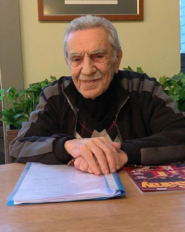 <p><strong>Daha önce kolon, bağırsak ve gırtlak kanseri tedavisi gören usta oyuncu Aydemir Akbaş’ın geçtiğimiz aylarda hastalığı nüksetmişti.</strong></p>

<p> </p>
