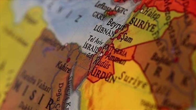 <p>Mecdel Şems olayından önce İsrail'e ait savaş uçakları sadece Lübnan'ın güneyindeki Sur, Nebatiye ve Sayda kentlerinde sonik patlamalar gerçekleştirirken, 27 Temmuz'dan sonra yoğun bir şekilde ve art arda başkent Beyrut'ta da benzer durumlar yaşanmaya başladı.</p>

<p>AA muhabiri psikolojik bir savaşın parçası olan "sonik patlamaların" başkent Beyrut sakinleri üzerinde yarattığı etkileri uzman isimlere ve vatandaşlara sordu.</p>
