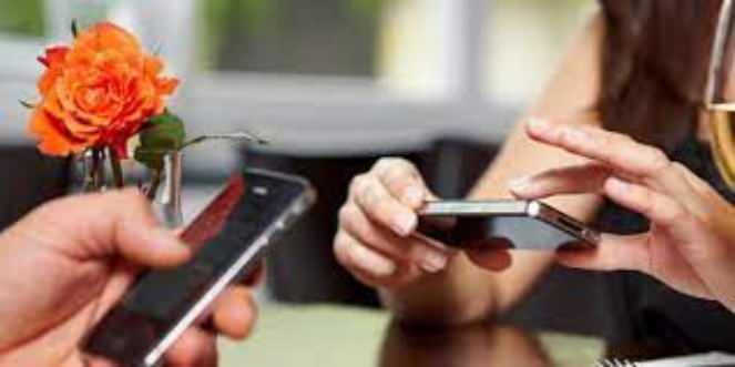 <p>Kampanyadan yararlanmak isteyen müşterilerin, Verizon'un sınırsız veri planlarından birine abone olması ve bu planı 36 ay boyunca sürdürme sözü vermesi şart. iPhone'un bedeli her ay faturaya yansıtılan kredi ile karşılanıyor, bu da cihazı üç yıl içinde tamamen ücretsiz hale getiriyor.</p>

<p>​</p>
