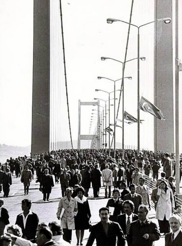 <p><strong>BOĞAZİÇİ KÖPRÜSÜNÜN AÇILIŞI 1973</strong></p>