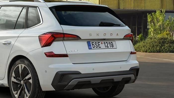 <p>Skoda otomotiv firması; Kamiq, Karoq ve Kodiaq SUV otomobil modeli ile Türkiye'deki birçok vatandaşın dikkatini çekiyor. Ayrıca en uygun SUV otomobil modeli, Kamiq olarak ön plana çıkıyor.</p>
<p> </p>