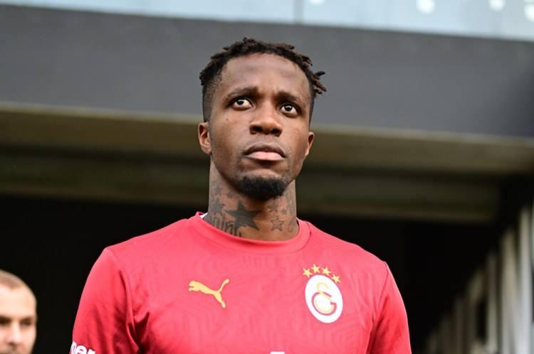 <p><strong>"TRANSFERİ MÜMKÜN GÖRÜNMÜYOR"</strong></p>
<p><br />
"Ne yazık ki, çeşitli nedenlerden dolayı bu yaz transferi mümkün görünmüyor ve ona orada en iyisini dilemeye devam ediyoruz."</p>
<p> </p>