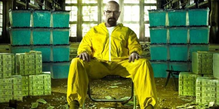 <p>Dünya çapında ünlü Breaking Bad dizisinde de kimya öğretmeni Walter White'ın uyuşturucu baronuna dönüşmesi konu alınıyor.</p>

<p> </p>
