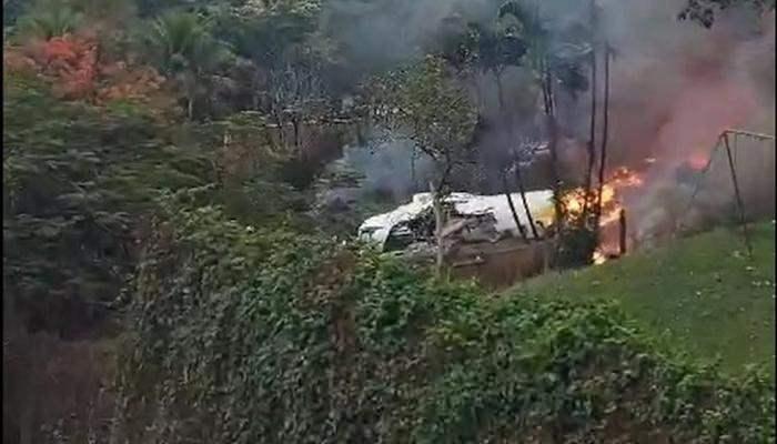 <p>Yetkililer, Brezilya'nın Sao Paulo eyaletinde meydana gelen ve uçakta bulunan herkesin ölümüne yol açan uçak kazasının enkazında tüm arama çalışmalarının tamamlandığını duyurdu.</p>

<p> </p>
