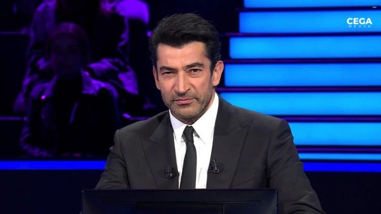 <p><strong>Kenan İmirzalıoğlu ile evli olan Sinem Kobal, yeni yaşına girdi.</strong></p>

<p> </p>
