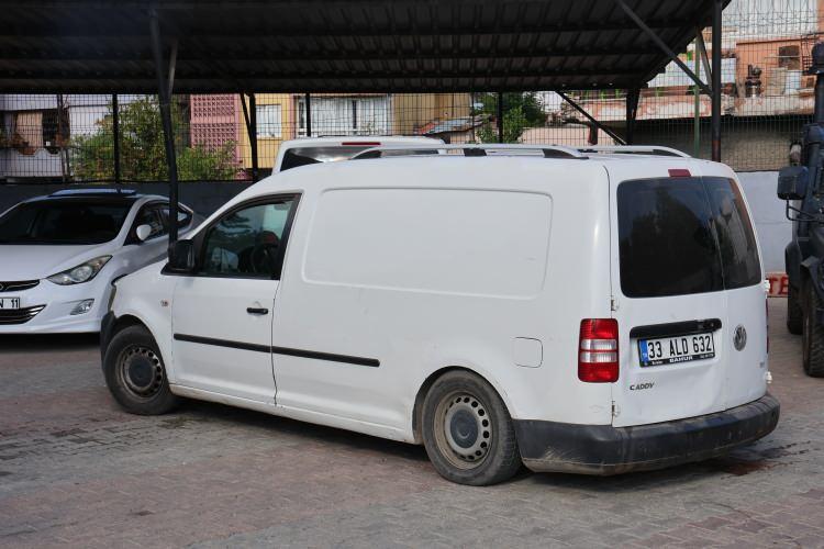 <p> Veteriner hekim yaptığı kontrolde etlerin tek tırnaklı hayvan eti olduğunu belirledi.</p>