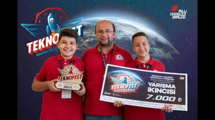 <p>Türkiye'nin en genç girişimcileri arasında yer alan Mehmet Ensar Çalışan, 15 yaşında Türkiye'nin ilk yerli EEG başlığını üretmek için kendi şirketini kurdu.</p>