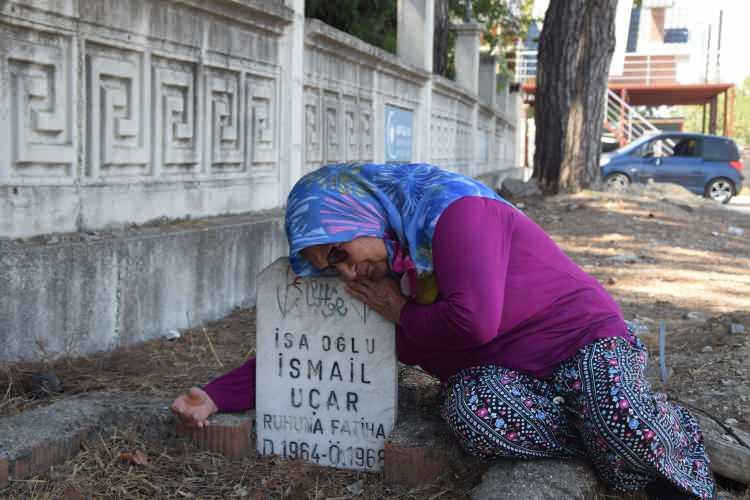 <p>Kardeşine ait mezarı haberlerde ve internette gördüğünü belirten abla Zekiye Yanıç, “Beşkonak Değirmenözü köyünden İsmail Uçar'ın ablasıyım. Haberlerde gördük sahipsiz mezar diye bu benim kardeşim dedim” diye ifade etti. Kardeşinin hüzünlü hikayesini anlatan Zekiye Yanıç, şunları söyledi:</p>
