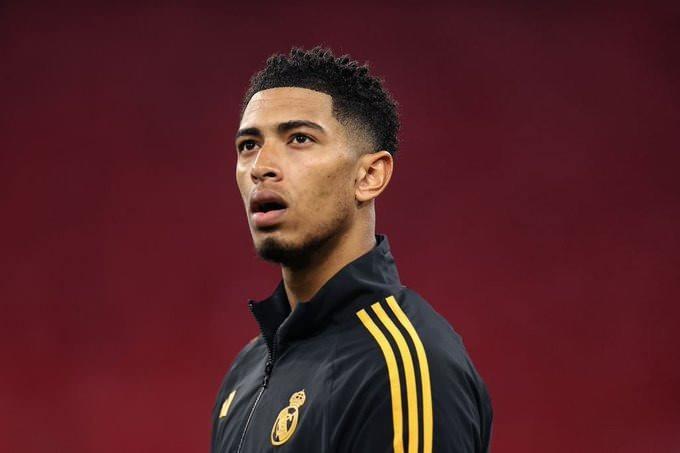 <p>Real Madrid sağlık ekibinin verdiği bilgilere göre, Bellingham’ın sakatlığı nedeniyle en erken eylül ayındaki milli maç arasının ardından takıma dönebileceği tahmin ediliyor.</p>