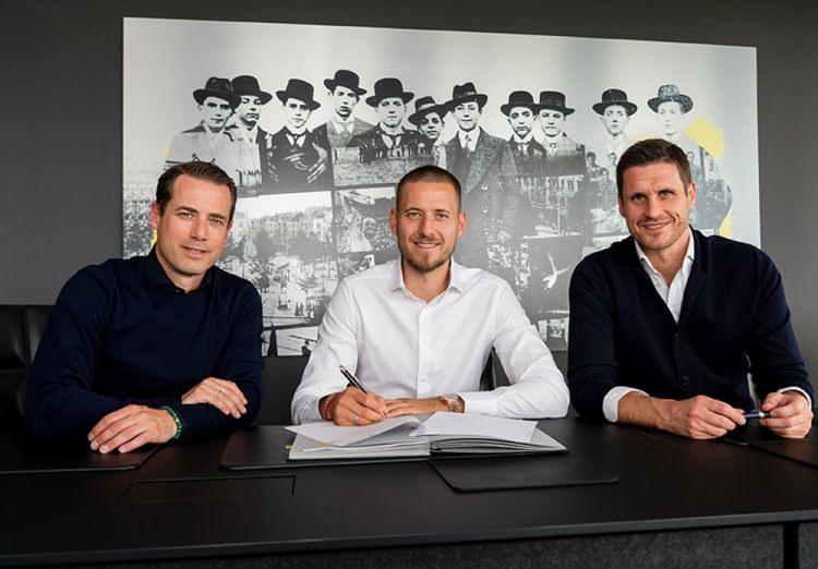 <p>Waldemar Anton ➡ Borussia Dortmund</p>
