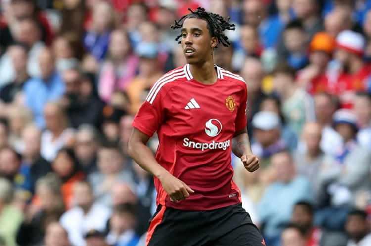 <p>Leny Yoro ➡ Manchester United</p>
