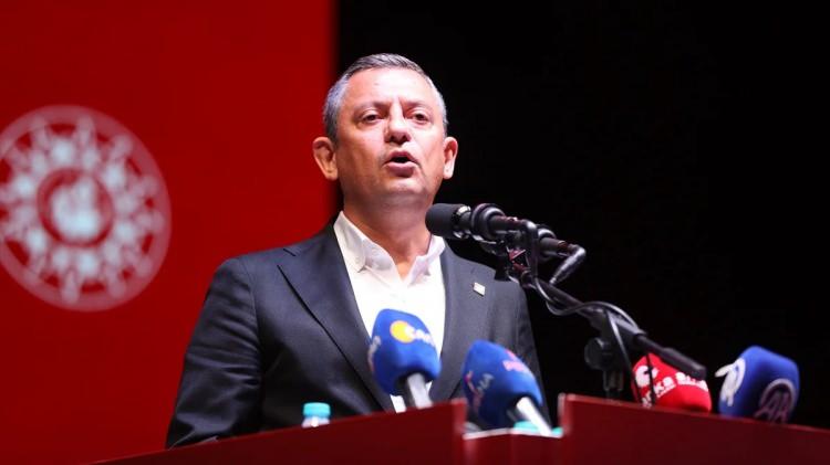 <p><span style="color:rgb(178, 34, 34)">"AMAÇ PARTİMİZE ZARAR VERMEK"</span></p>

<p>Çünkü bunu yapanların gerçekle dertleri yok, tek amaçları bize ve partimize zarar vermek. Bunu herkes biliyor ve görüyor.</p>

<p>Bu gündemlere teslim olacak değiliz. Bu konuda açıklama yapmayı bile aslında zül sayıyorum. Biz işimize bakıyoruz. Bizim gündemimizde memleketin sorunları ve bu sorunlara üreteceğimiz çözümler var. Herkese açık, şeffaf bir şekilde çalışmalarımıza devam ediyoruz.”</p>
