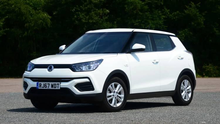<p>Koreli Ssangyong’un Tivoli modeli, otomatik acil fren sistemi, emniyetli mesafe uyarısı ve uzun far yardımı gibi geniş güvenlik donanım özellikleriyle dikkat çekiyor. 1,5 litrelik benzinli motoru 163 beygir güç üretiyor. Satış fiyatıysa 1.296.000 TL’den başlıyor.</p>
<p> </p>
